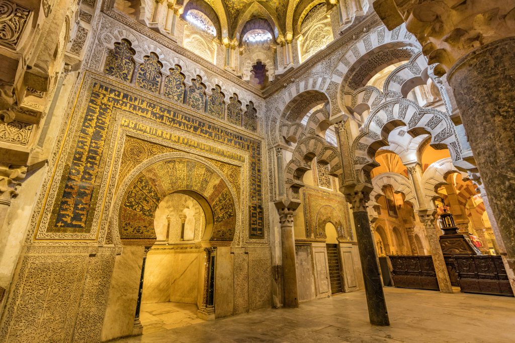 L'intérieur de la Mezquita de Cordoba (Cordoue)