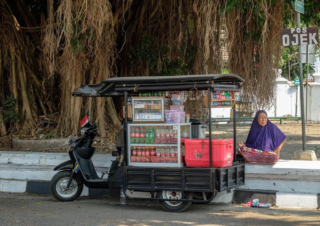 Vendeuse ambulante à Yogyakarta